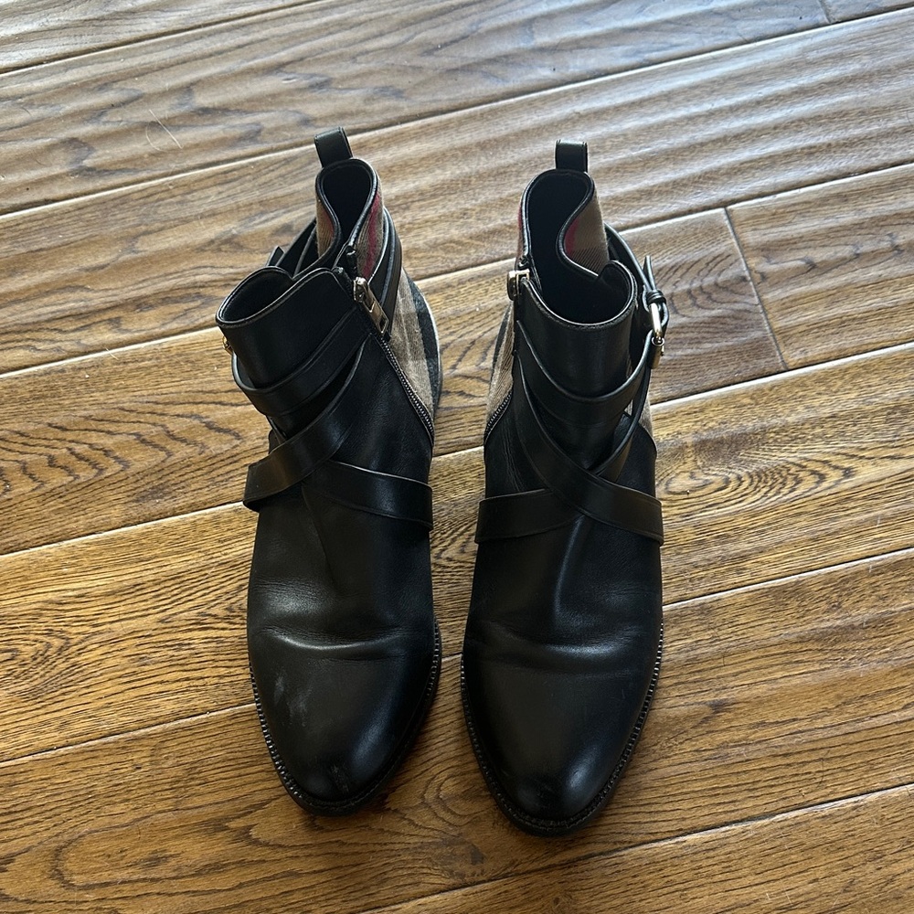Burberry nova check Black and Plaid Ankle Boots 39. US 9 - Picture 2 of 6